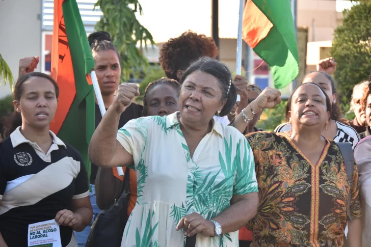 Protestan frente a Zona Franca de Las Américas exigiendo justicia en muerte de Paula Santana