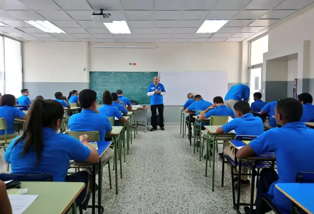 Ministro de Educación: baja calidad en enseñanza es por mal uso del 4% en el pasado