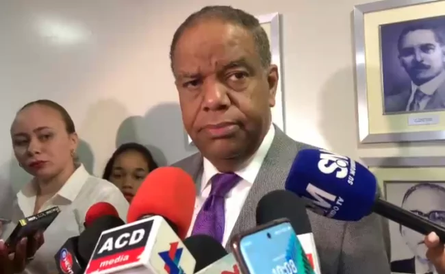 Danilo Díaz cuestiona advertencia JCE sobre campaña a destiempo