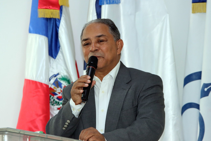 Colegio de Periodistas califica de «chantaje» amenaza de censura digital a LISTÍN DIARIO