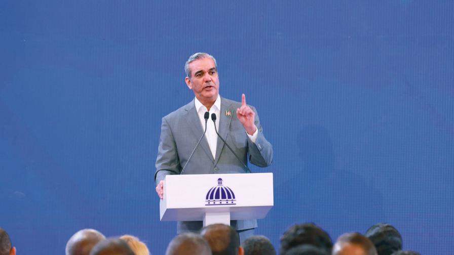Abinader sobre reunión con expresidentes: «Ahí no vamos a discutir ninguna política»