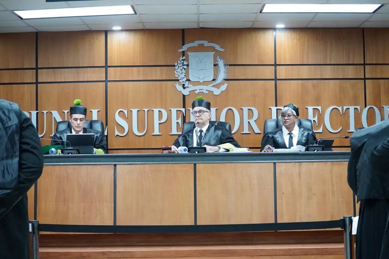 TSE suspende reunión del Comité Central del PLD en medio de disputa legal
