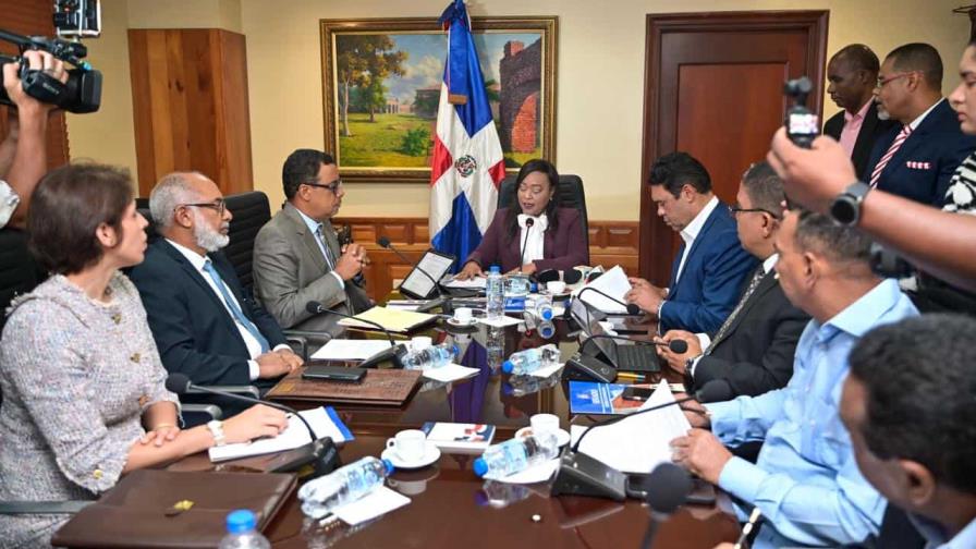 Los senadores y el Colegio de Periodistas impulsan regular a las plataformas digitales