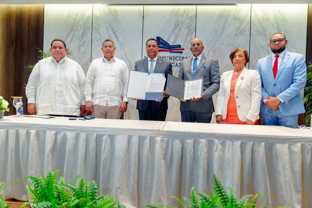 Alcaldía de La Vega recibe reconocimiento nacional por excelencia en control interno con Nobaci