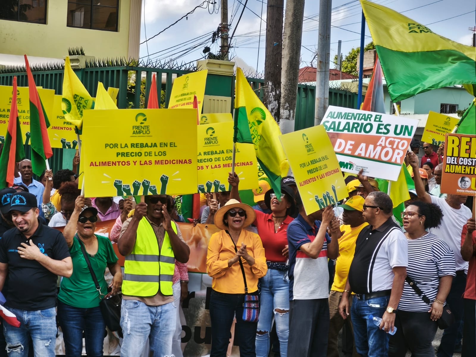 Frente Amplio convoca Convención Nacional para renovar su dirección, conocer reforma estatutaria y aprobar línea política.
