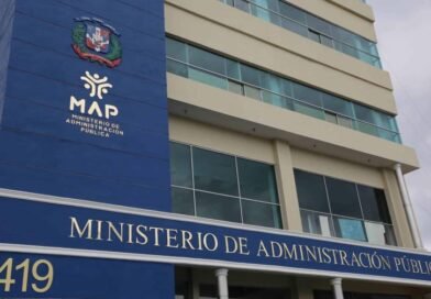 Gobierno dispone trabajo remoto en sector público ante colapso por lluvias en el Gran Santo Domingo
